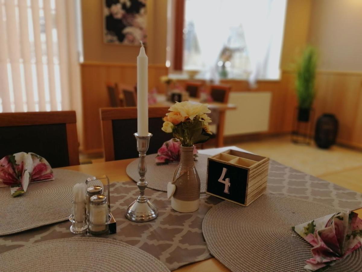 Vzdelavaci Stredisko A Hotel Варнсдорф Экстерьер фото
