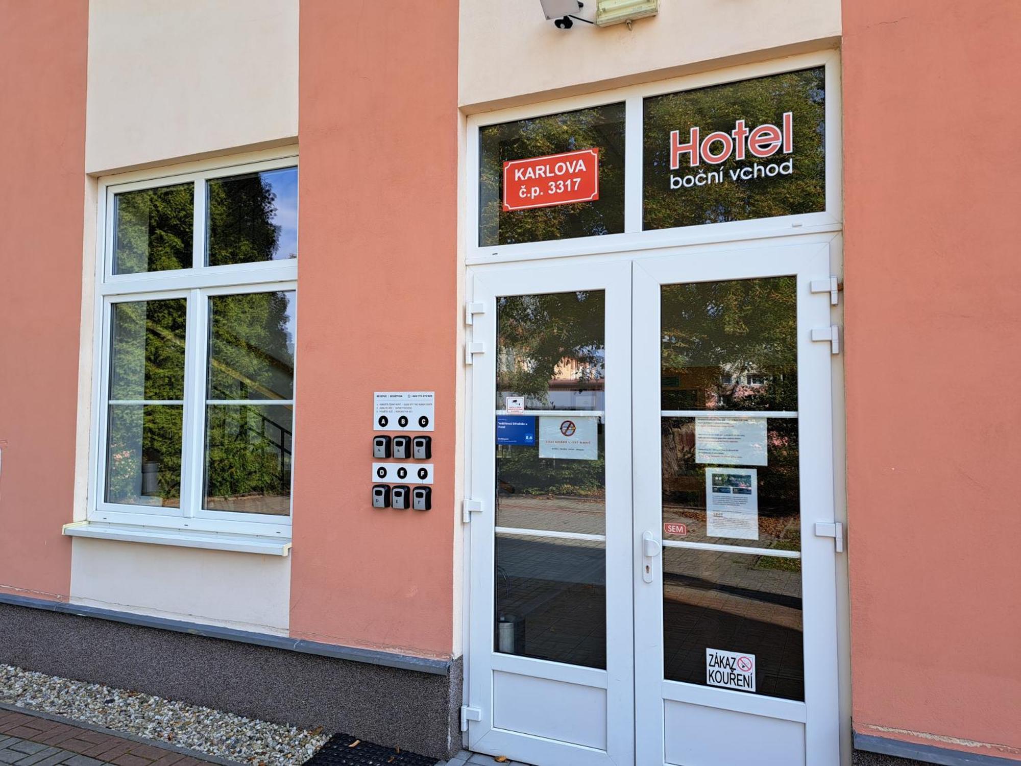 Vzdelavaci Stredisko A Hotel Варнсдорф Экстерьер фото